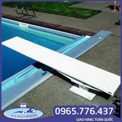 ván nhảy hồ bơi